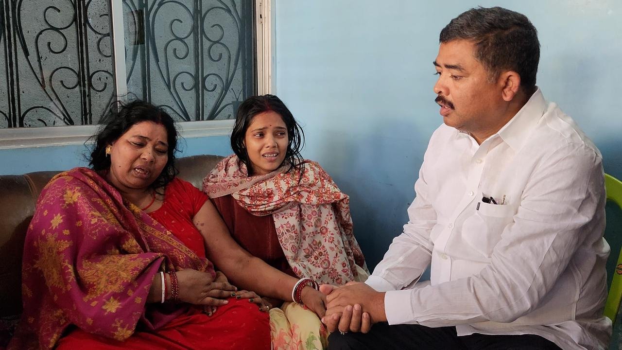 युवा जदयू नेता राजू मंडल की बेटी को पूर्व सांसद ने लिया गोद