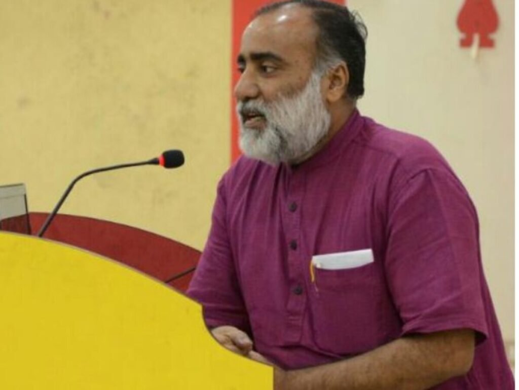 पूर्णिया के चर्चित सोशल एवं आरटीआई एक्टिविस्ट विजय कुमार श्रीवास्तव