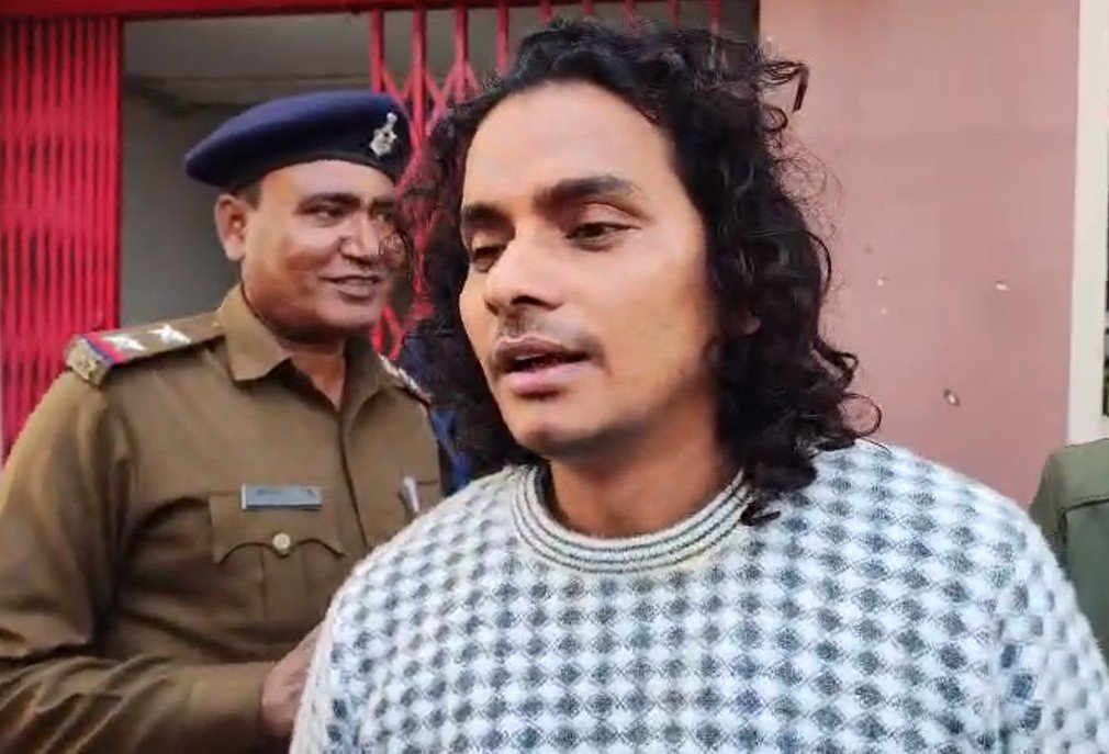 आरोपी कथावाचक।