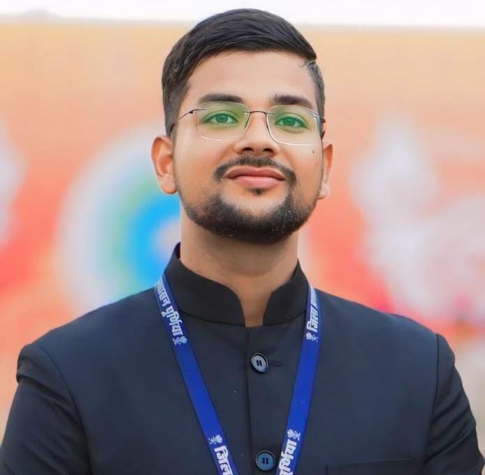 डीएम अंशुल कुमार की तस्वीर।