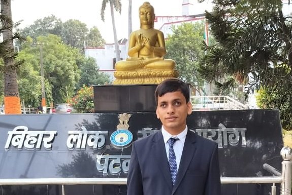 ravi raj navada upsc success rank 20 inspiring story