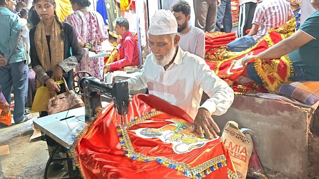 gaya-muslim-family-making-jai-shree-ram-flags-ramnavami