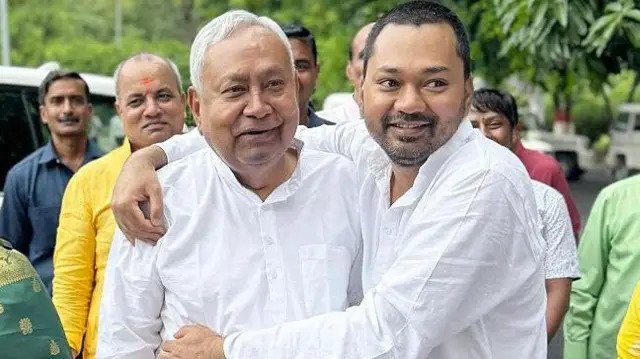 Nitish Kumar resignation letter submission via Sanjay Gandhi to Awadhesh Narain Singh
