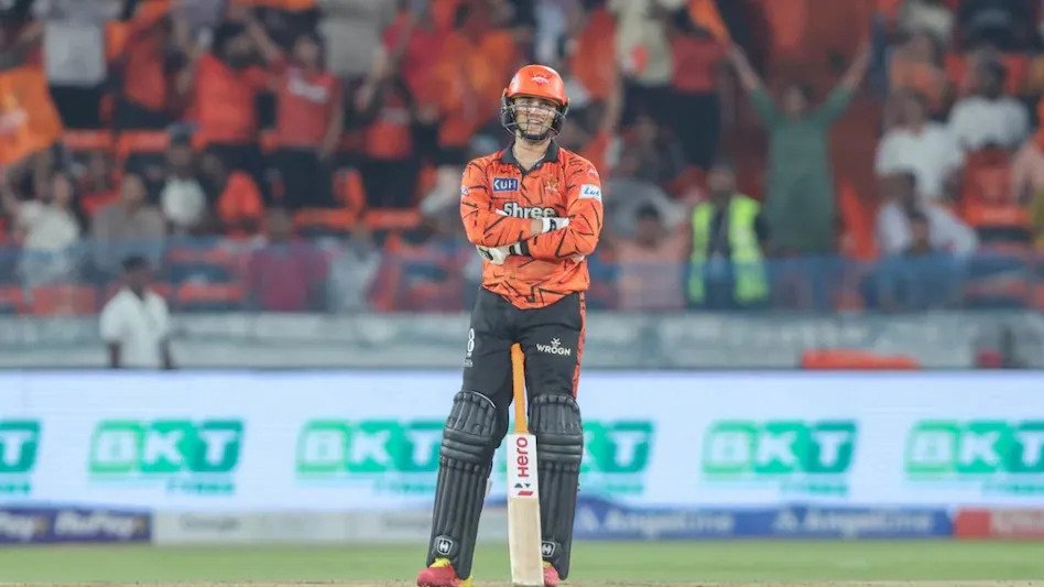 abhishek-sharma-century-srh-vs-dc-highest-score-ipl-history